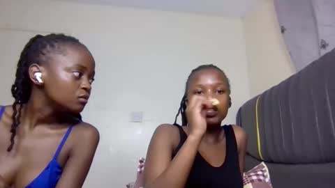 Snapshot of sandy_bby1 chatting on September 15, 2:42 am sandy online show from September 15, 2:42 am