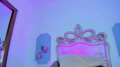 Sara online show from November 19, 3:50 am