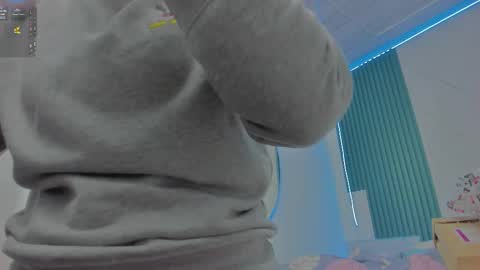Snapshot of sara_allenx chatting on October 2, 11:48 am sara allenx online show from October 2, 11:48 am