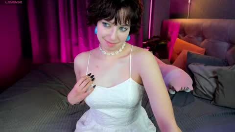 Sarah online show from November 7, 8:42 am