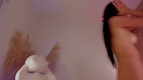 S A R A online show from November 6, 1:44 am