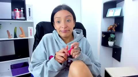 sara_honny online show from June 17, 1:34 pm