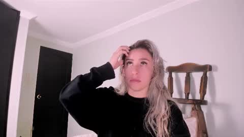 sara_kaii online show from June 12, 10:18 pm