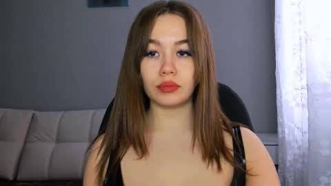 Snapshot of sara_kox chatting on February 4, 10:21 am sara_kox online show from February 4, 10:21 am