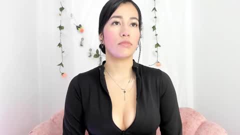 Sara  online show from March 3, 12:20 pm