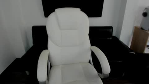 sarah  LIZCANO....... online show from September 13, 1:19 pm