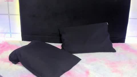 Sara  online show from September 30, 8:35 pm