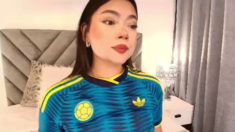 sara_owens7 online show from July 4, 3:57 am