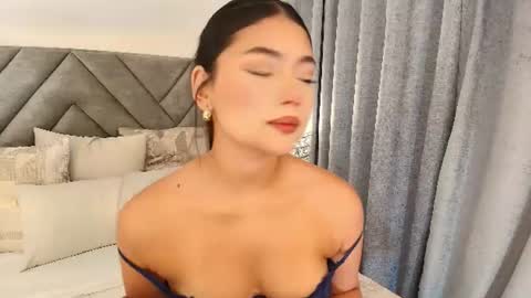 sara_owens7 online show from July 30, 2:01 am