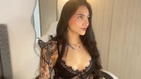 Snapshot of sara_queen9 chatting on February 18, 6:39 pm Sara online show from February 18, 6:39 pm