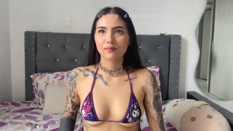 Snapshot of sara_queen9 chatting on March 6, 4:38 pm Sara online show from March 6, 4:38 pm