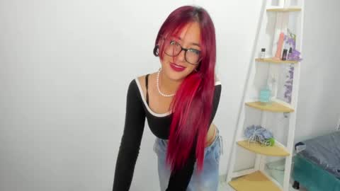 sara_red_x online show from May 2, 4:16 am