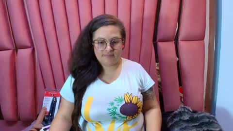 sara_thonson_ online show from July 19, 4:37 am