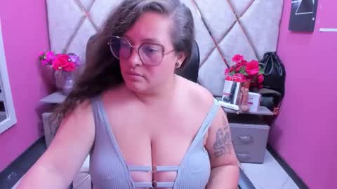 sara_thonson_ online show from November 27, 3:37 pm