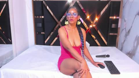 sara_tourner online show from March 12, 11:31 am