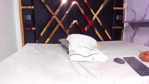 sara_tourner online show from June 10, 5:44 pm