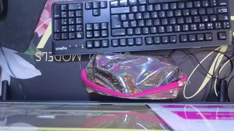 sara_valderrama_ online show from June 5, 12:44 pm