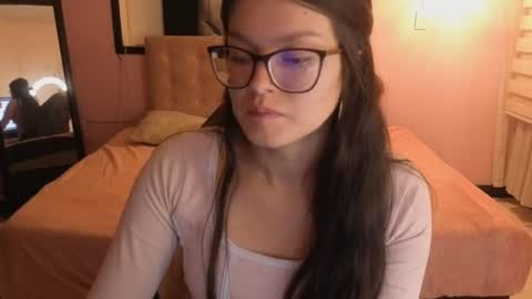 sara_valderrama_ online show from July 25, 4:36 pm