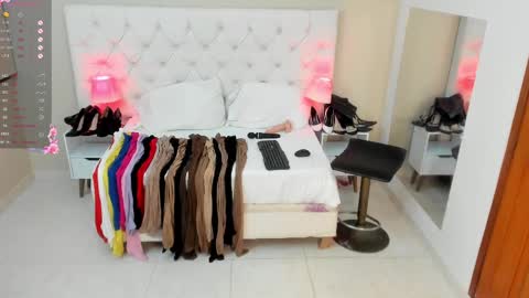 Snapshot of saraa_cute1 chatting on February 14, 3:33 am Saraa Gomez online show from February 14, 3:33 am