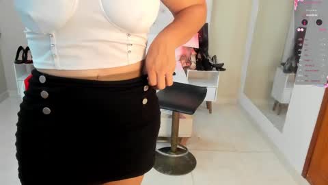 Snapshot of saraa_cute1 chatting on February 19, 3:28 am Saraa Gomez online show from February 19, 3:28 am