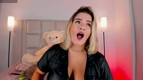 Sara Miller  online show from May 13, 11:10 pm