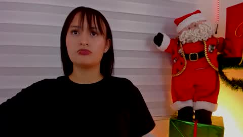 Sarah Ramirez online show from November 28, 3:31 am