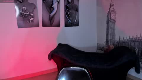 Sara online show from March 5, 7:39 pm