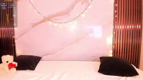 SARAHGIL online show from July 16, 4:06 am
