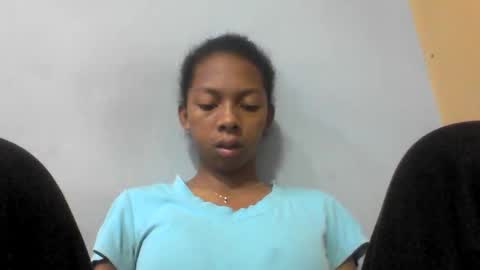 sarah146341 online show from May 1, 3:21 am