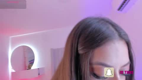 Snapshot of sarah_bonneth chatting on October 2, 11:26 am Sarah Bonneth online show from October 2, 11:26 am