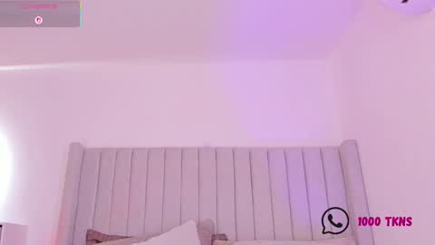 Snapshot of sarah_bonneth chatting on October 11, 1:25 pm Sarah Bonneth online show from October 11, 1:25 pm