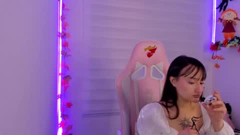 Sarah Ramirez online show from November 5, 3:01 am