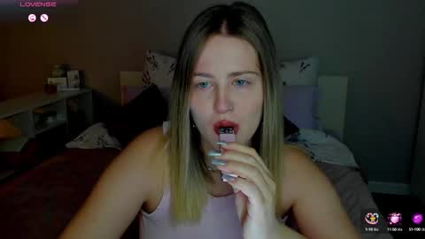 Sarah online show from October 6, 12:05 am