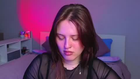 Sarah online show from July 17, 11:30 pm