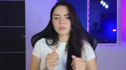 Snapshot of sarah_swtt chatting on October 11, 3:11 am - next broadcast 28 nov  7 pm Col online show from October 11, 3:11 am