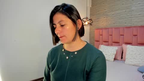 Snapshot of sarahdeyvis chatting on January 14, 2:11 pm Sarah Deyvis online show from January 14, 2:11 pm