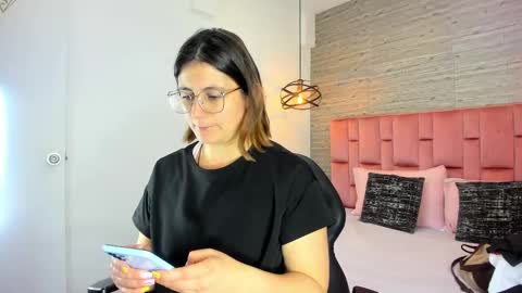 Snapshot of sarahdeyvis chatting on September 28, 2:33 pm Sarah Deyvis online show from September 28, 2:33 pm