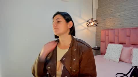 Snapshot of sarahdeyvis chatting on January 12, 1:37 pm Sarah Deyvis online show from January 12, 1:37 pm