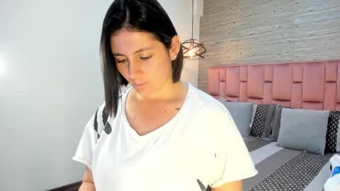 Snapshot of sarahdeyvis chatting on February 21, 7:32 pm Sarah Deyvis online show from February 21, 7:32 pm