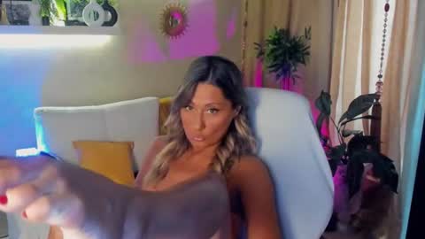 Divine Sarah NONUDE model online show from June 15, 3:01 pm