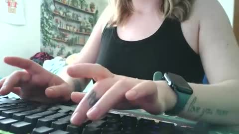 Sarah online show from May 4, 8:34 pm