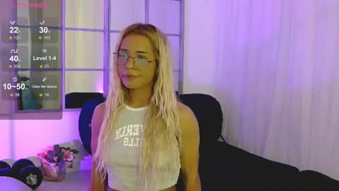 sarahraiynex online show from July 30, 10:16 am