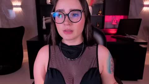 Sarah Rhodes online show from July 29, 12:05 pm