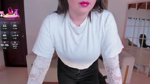 Sarah Rhodes online show from June 30, 12:04 pm