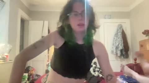 Sarah Smiles online show from May 27, 12:10 am