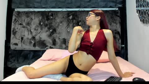 Sarah  online show from December 5, 3:28 pm