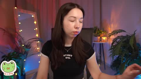 Snapshot of sarahson chatting on February 2, 5:42 am Schnappi online show from February 2, 5:42 am