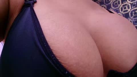 Snapshot of sarak_ chatting on March 1, 12:01 pm Sara online show from March 1, 12:01 pm