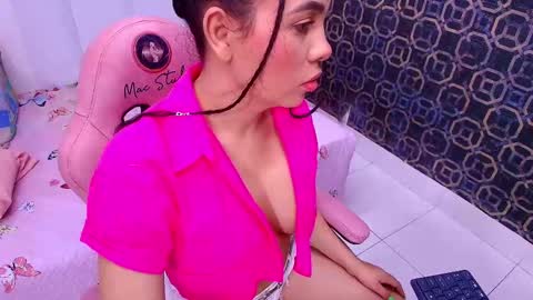 Snapshot of sarak_ chatting on February 27, 12:02 pm Sara online show from February 27, 12:02 pm