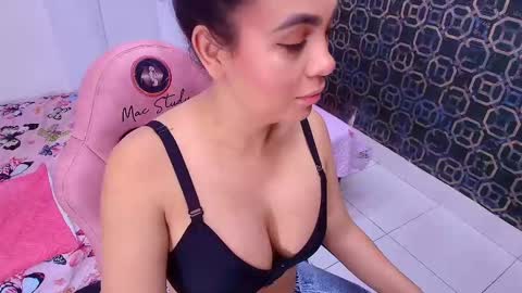 Snapshot of sarak_ chatting on February 25, 11:54 am Sara online show from February 25, 11:54 am